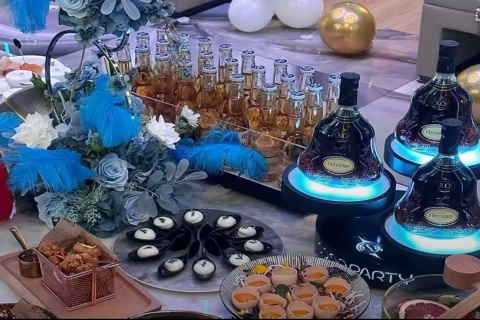 钦州KTV招聘,注重形象气质,效益高依旧保证上班率